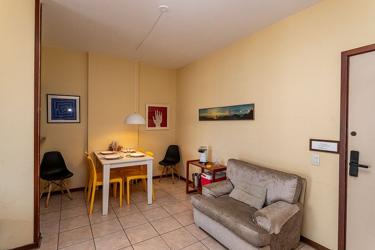 Barra da Tijuca: Oceanfront, Pool | Sleeps 4