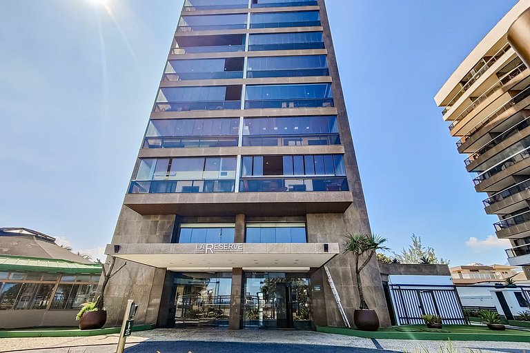 Barra da Tijuca: Oceanfront, Pool | Sleeps 4