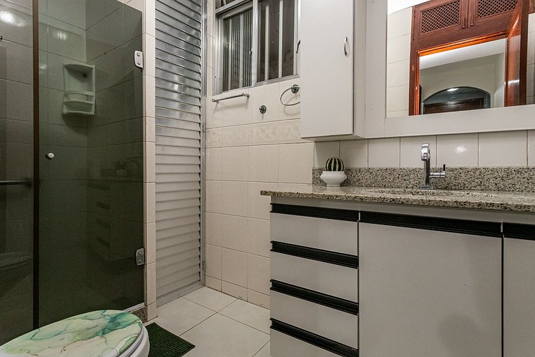 Copacabana: Beach and Comfort | Sleeps 5