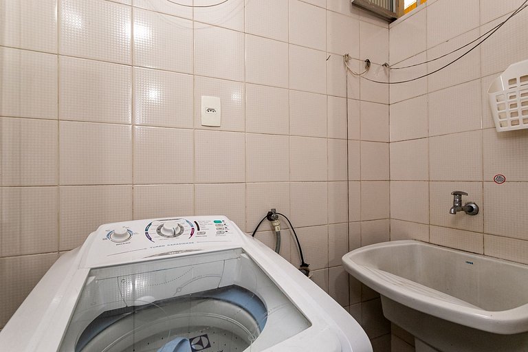 Copacabana: Beach and Comfort | Sleeps 5