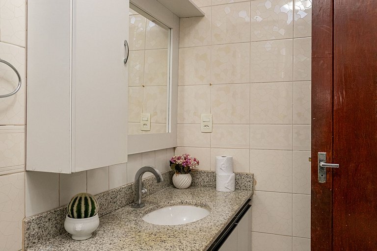 Copacabana: Beach and Comfort | Sleeps 5