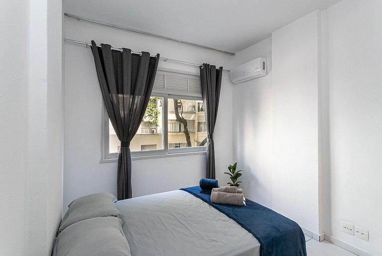 Copacabana: Beach and Comfort | Sleeps 4