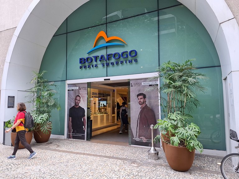 Botafogo: Comfort and Convenience for Two