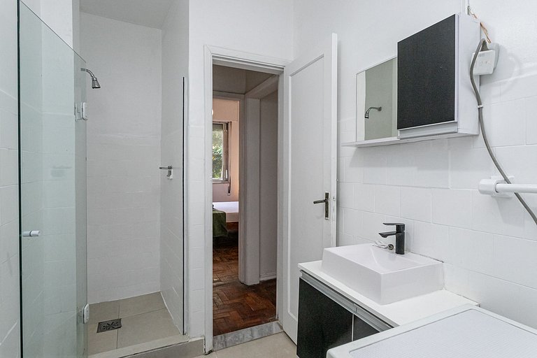 Comfort Copacabana - 4 Guests, Beach and Leisure