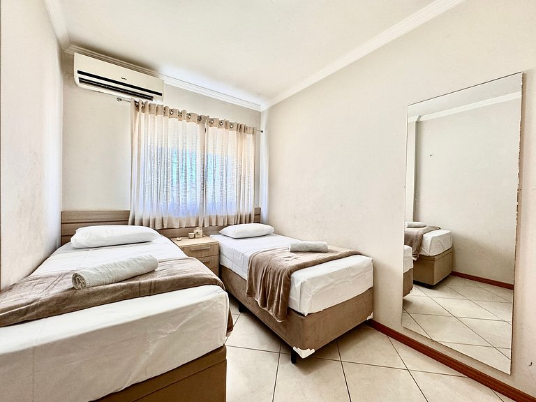 Vacation Apartment in Jurere: Modern and Near Beach | KQ01J
