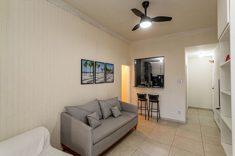 Alugar Apt em Copacabana: 2 Quartos e Vista Mar
