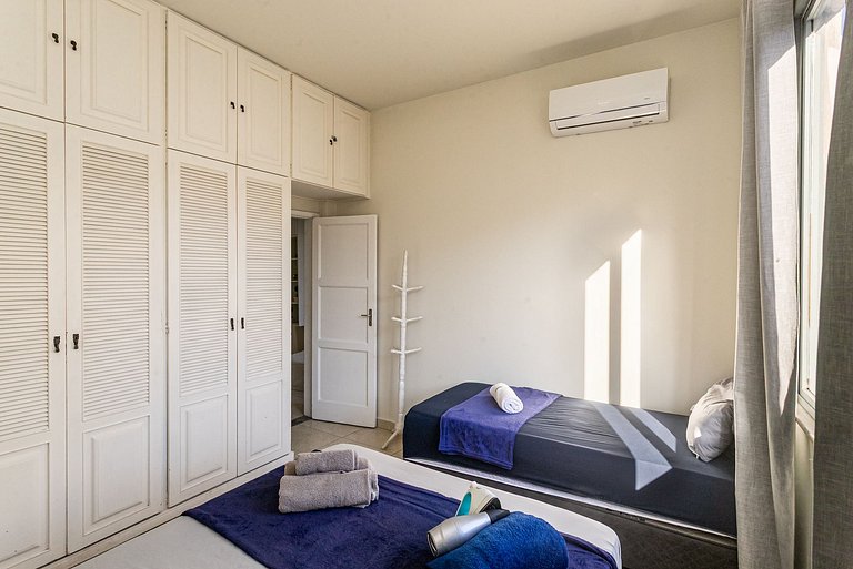 Alugar Apt em Copacabana: 2 Quartos e Vista Mar