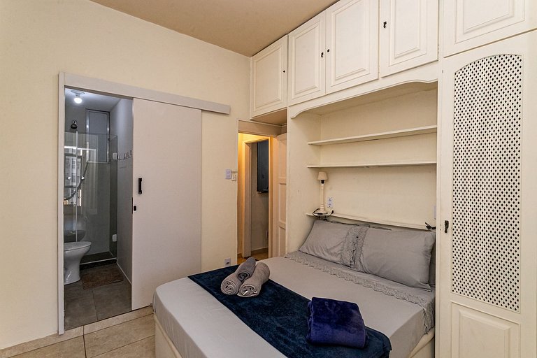 Rent Apt in Copacabana: 2 Bedrooms Ocean View