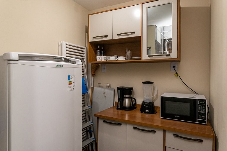 Alugar Apt em Copacabana: 2 Quartos e Vista Mar