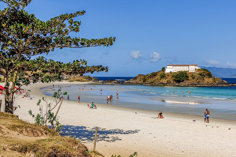 Rent apt Cabo Frio 9 guests Braga near beach