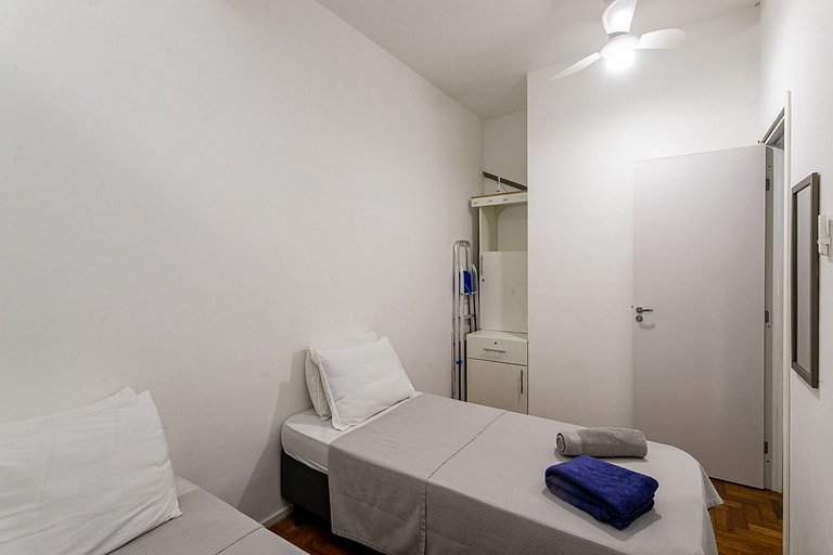 Rent Apartment in Copacabana: Ocean View and Metro | LG01J