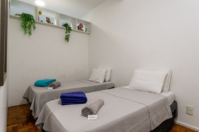 Rent Apartment in Copacabana: Ocean View and Metro | LG01J