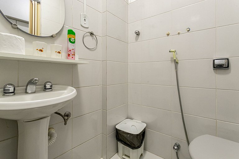 Rent Apartment in Copacabana: Ocean View and Metro | LG01J