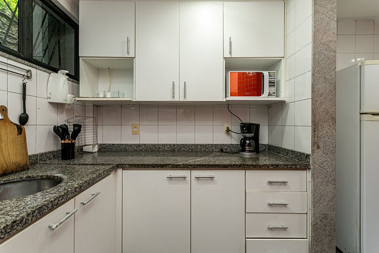 Quarto Privativo em Mansão com Piscina e Vista