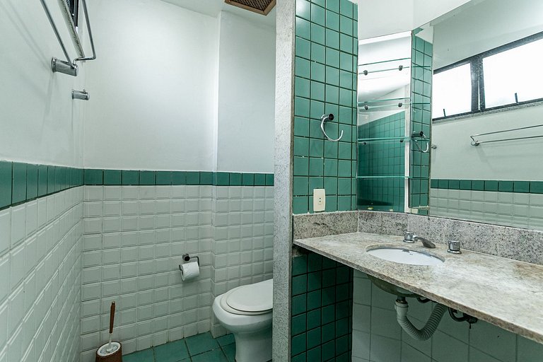 Quarto Privativo em Mansão com Piscina e Vista