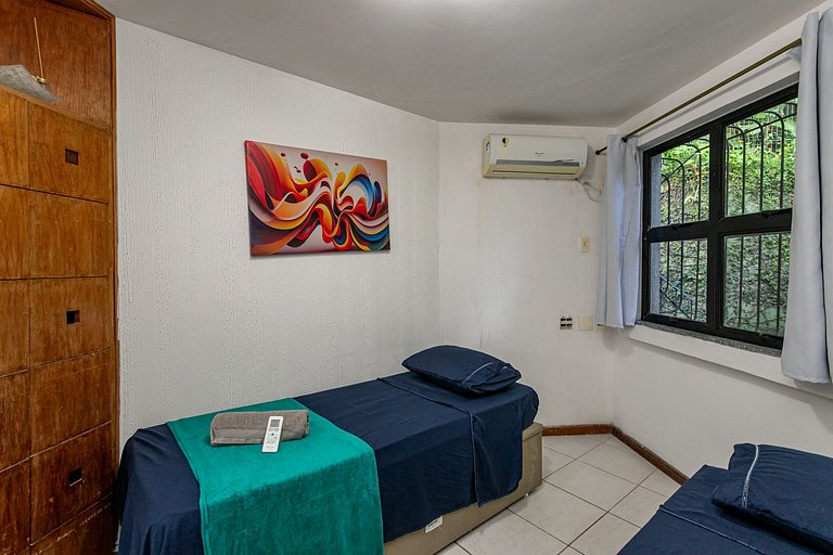 Mansão Cosme Velho: Piscina, Espaç oe Conforto