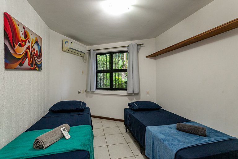 Cosme Velho Mansion: Pool, Space, and Comfort