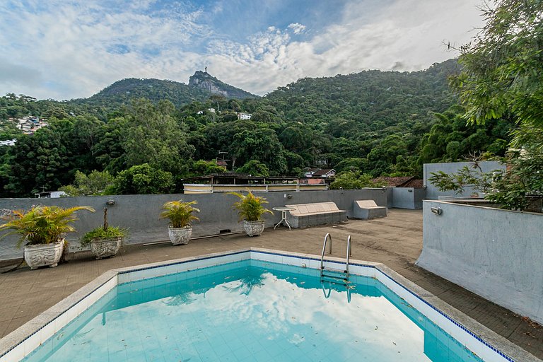 Mansão Cosme Velho: Piscina, Espaç oe Conforto