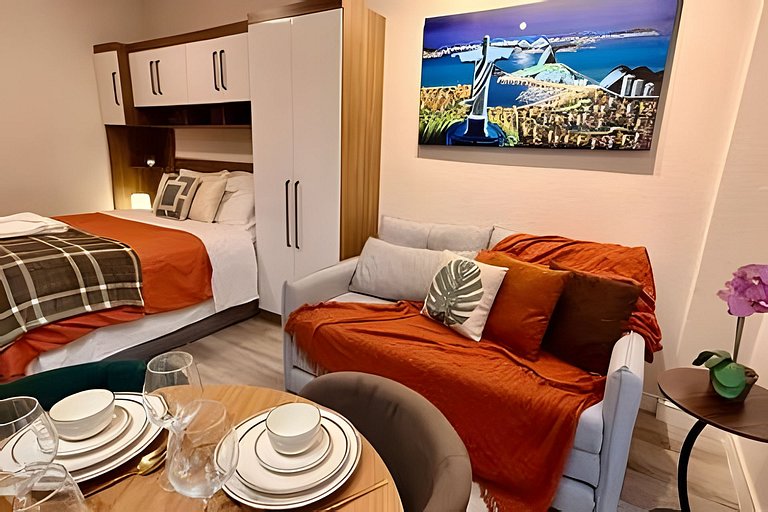 Studio Between Copacabana and Ipanema | Sleeps 4
