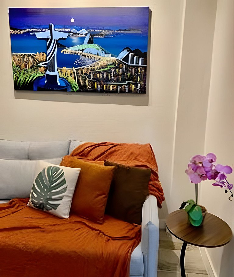 Studio Between Copacabana and Ipanema | Sleeps 4