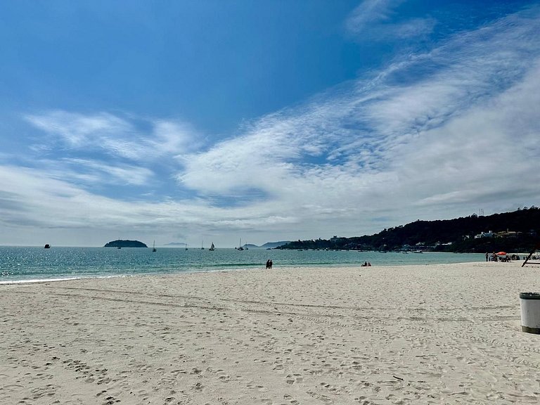 Apartamento Temporada Jurere: Moderno e Perto Praia | KQ01J