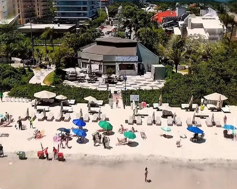 Apartamento Temporada Jurere: Moderno e Perto Praia | KQ01J