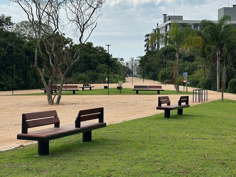Apartamento Temporada Jurere: Moderno e Perto Praia | KQ01J