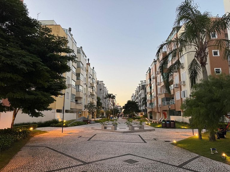 Apartamento Temporada Jurere: Moderno e Perto Praia | KQ01J