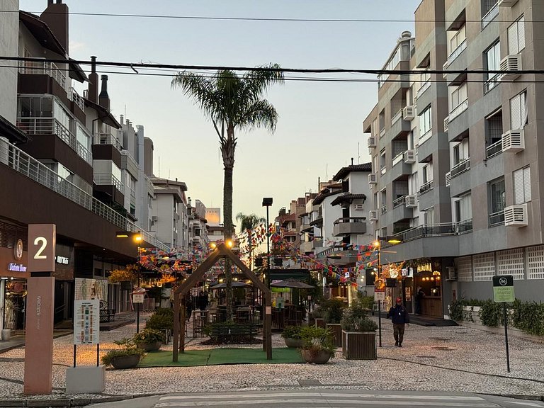 Apartamento Temporada Jurere: Moderno e Perto Praia | KQ01J